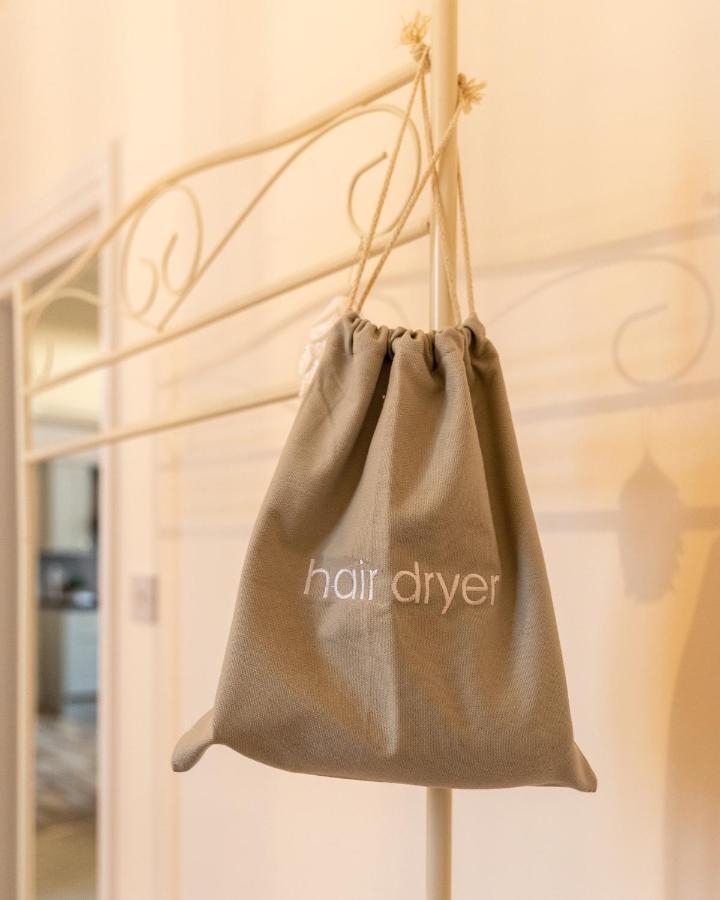 Luxury Living, Stylish Modern Apartment In The Heart Of Ryde Ryde  Luaran gambar