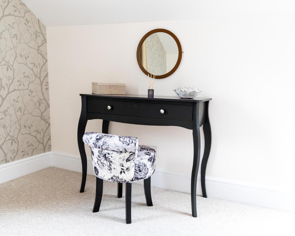 Luxury Living, Stylish Modern Apartment In The Heart Of Ryde Ryde  Luaran gambar