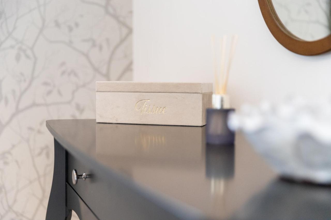 Luxury Living, Stylish Modern Apartment In The Heart Of Ryde Ryde  Luaran gambar